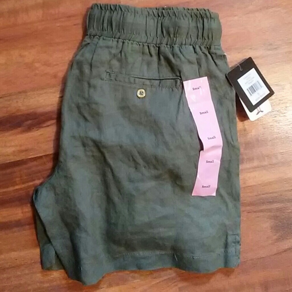 Company Ellen Tracy Shorts size S